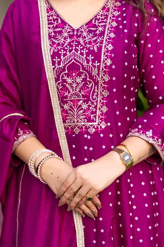 Purple women kurta pant dupatta set