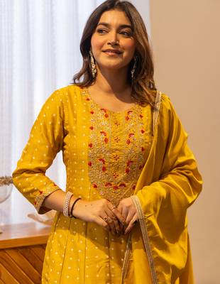 Yellow women kurta pant dupatta set 2