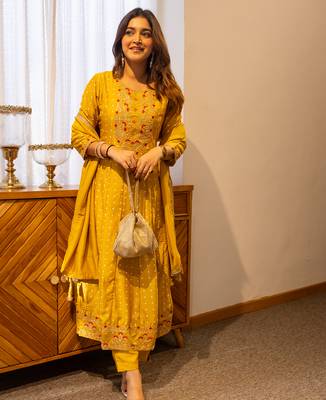 Yellow women kurta pant dupatta set 4