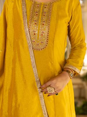 Yellow women kurta pant dupatta set 4
