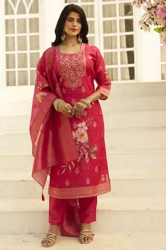 Pink women kurta pant dupatta set