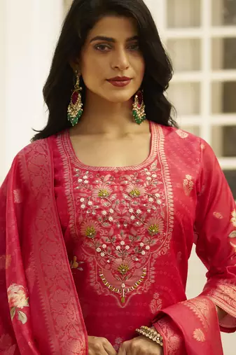 Pink women kurta pant dupatta set