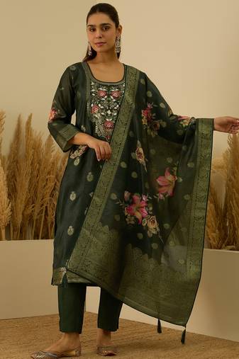 Green women kurta pant dupatta set