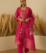 Pink women kurta pant dupatta set