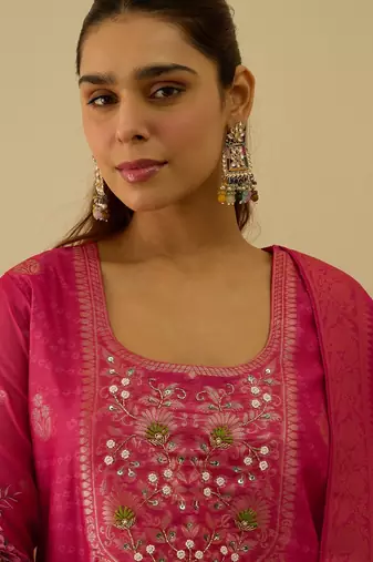Pink women kurta pant dupatta set
