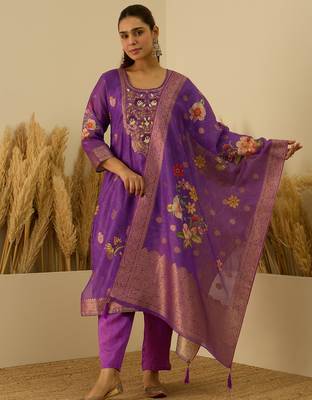 Purple women kurta pant dupatta set 1