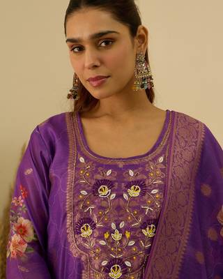 Purple women kurta pant dupatta set 3