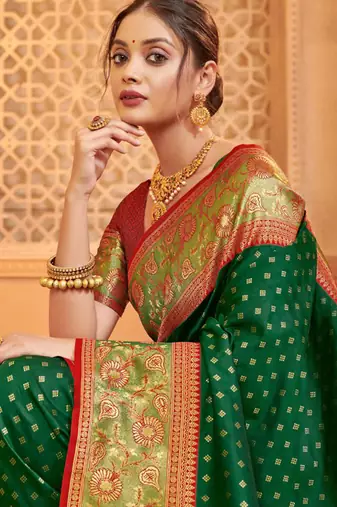 d green art silk saree with blouse piece