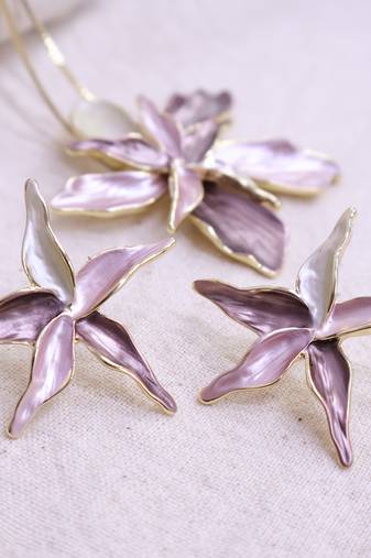 Women   s floral statement necklace set with matching earrings | elegant gold plated fashion jewelry for women