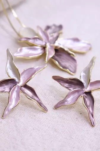 Women   s floral statement necklace set with matching earrings | elegant gold plated fashion jewelry for women