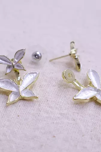 Women   s silver floral stud earrings | elegant flower design fashion jewelry