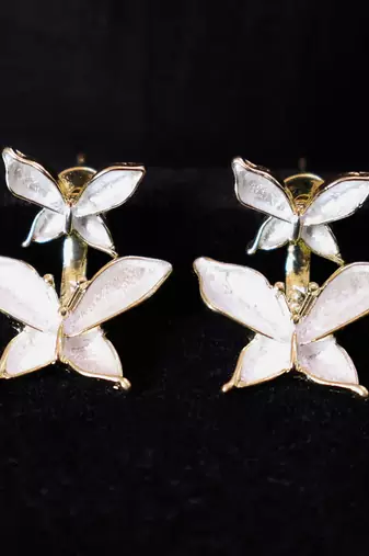 Women   s silver floral stud earrings | elegant flower design fashion jewelry