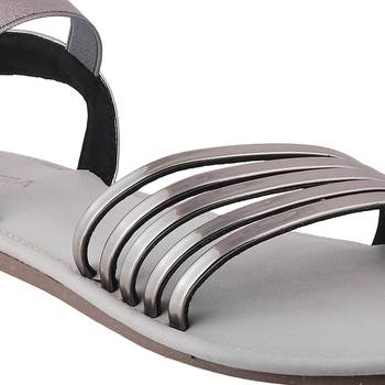 Relaxed fit flat weekend sandal 3