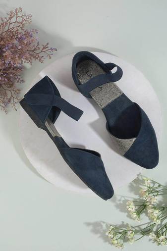 Modern flat close-toe everyday sandal (1266)