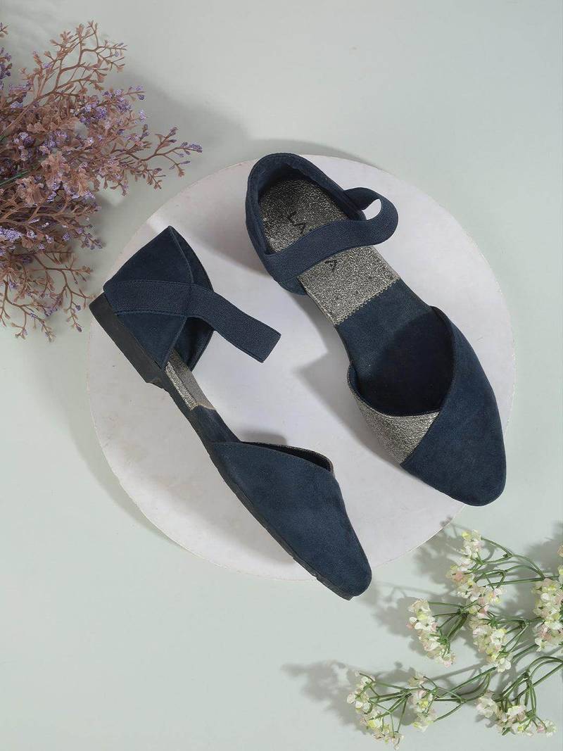Modern flat close-toe everyday sandal (1266)