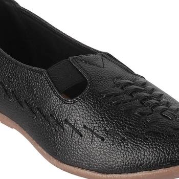 Modern flat close-toe everyday sandal (1318) 3