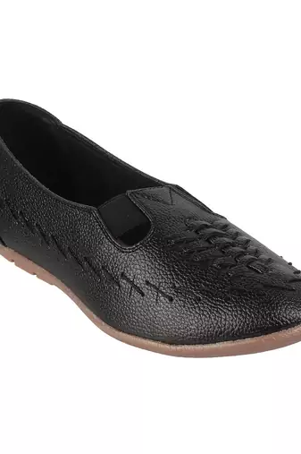Modern flat close-toe everyday sandal (1318)