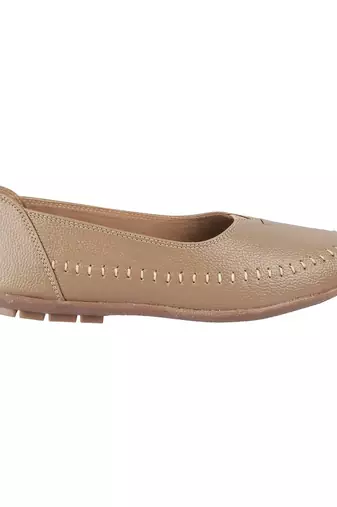 Modern flat close-toe everyday sandal (1320)
