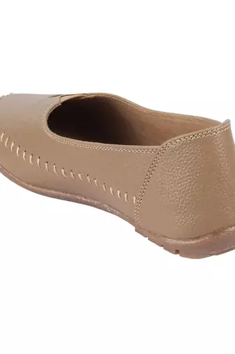 Modern flat close-toe everyday sandal (1320)