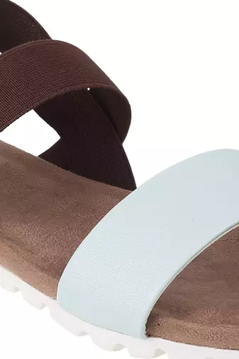 Relaxed fit flat weekend sandal