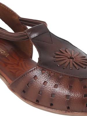 Modern flat close-toe everyday sandal (1353) 3