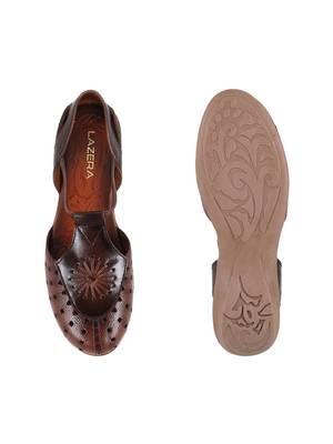 Modern flat close-toe everyday sandal (1353) 5