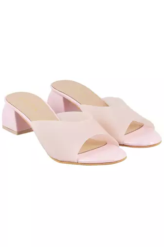 Casual chic medium heel chappal