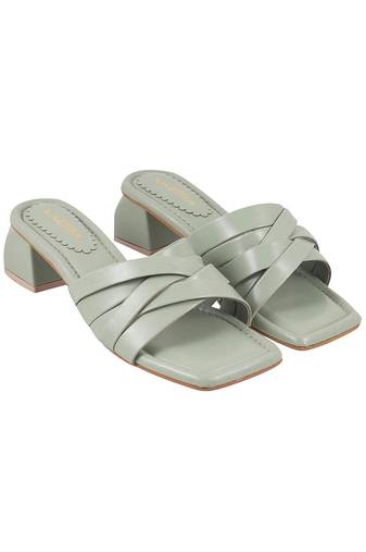 Casual chic medium heel chappal