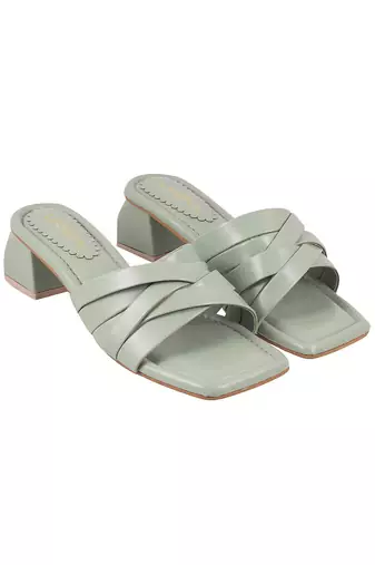 Casual chic medium heel chappal