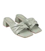 Casual chic medium heel chappal