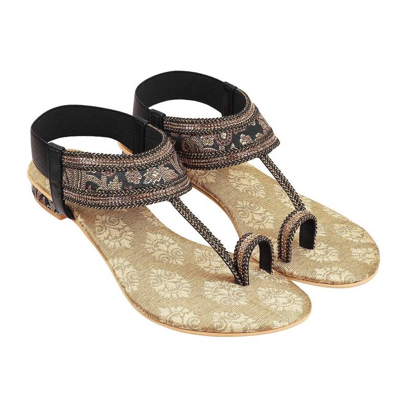 Lazera ethnic toe-ring sandals (1418)