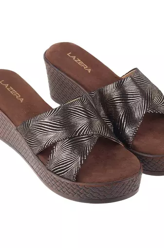 Women's metallic cross-strap wedge sandals