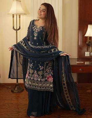 Women's georgette traditional motiff embroidered kurta palazzo with dupatta set 4