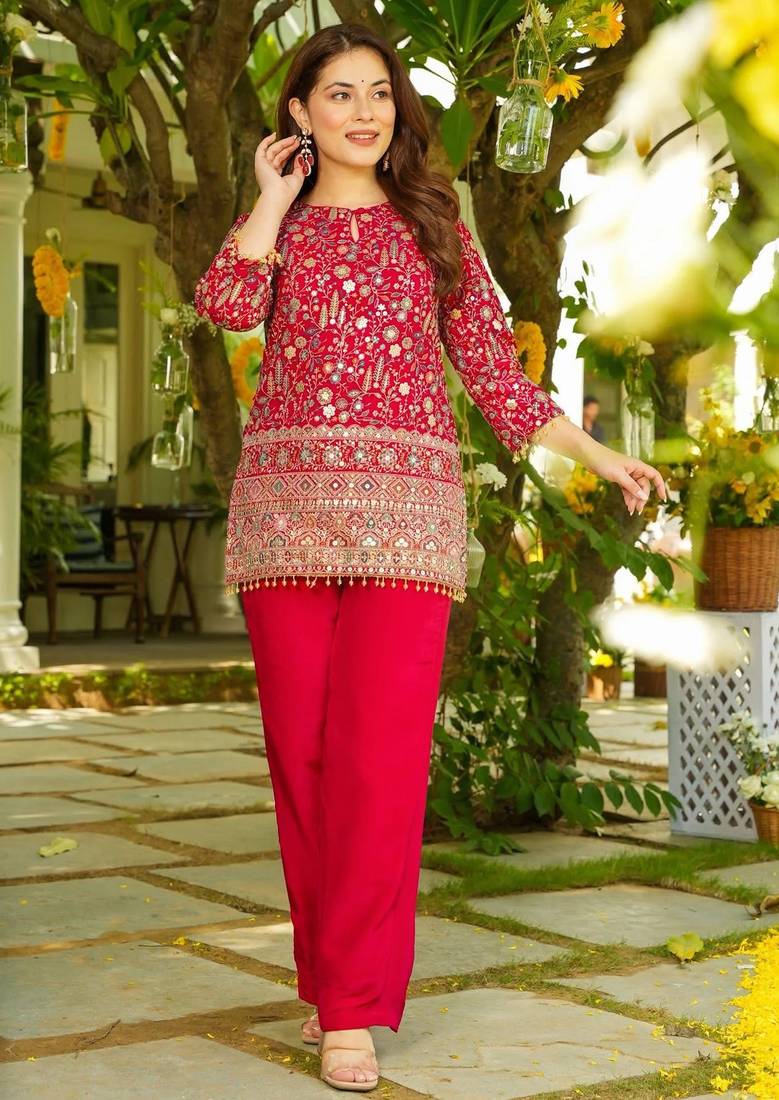 Women's silk traditional motiff embroidered short kurta palazzo set