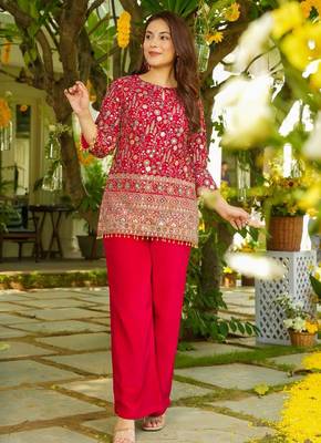 Women's silk traditional motiff embroidered short kurta palazzo set 3