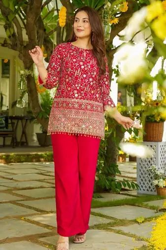 Women's silk traditional motiff embroidered short kurta palazzo set