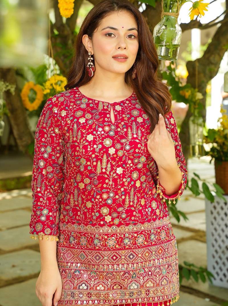 Women's silk traditional motiff embroidered short kurta palazzo set