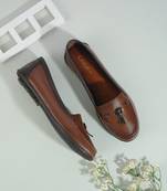 Modern flat close-toe everyday sandal (1514)