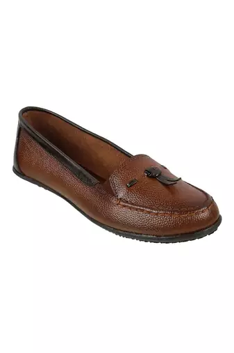 Modern flat close-toe everyday sandal (1514)