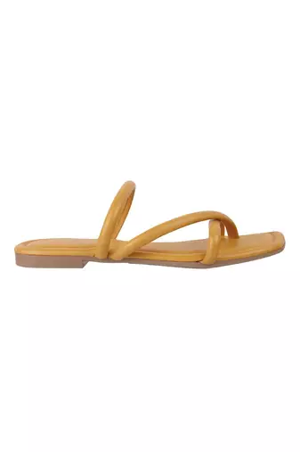 Women's strappy flat sandals