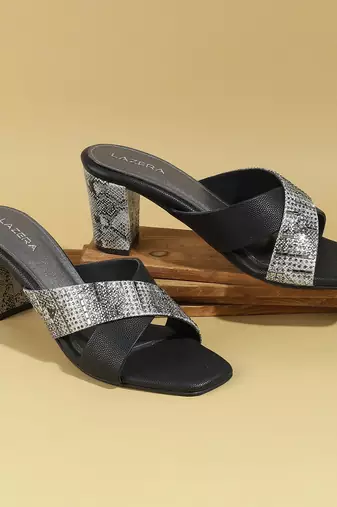 Black cross-strap block heel sandals with embellished detailing (1593)