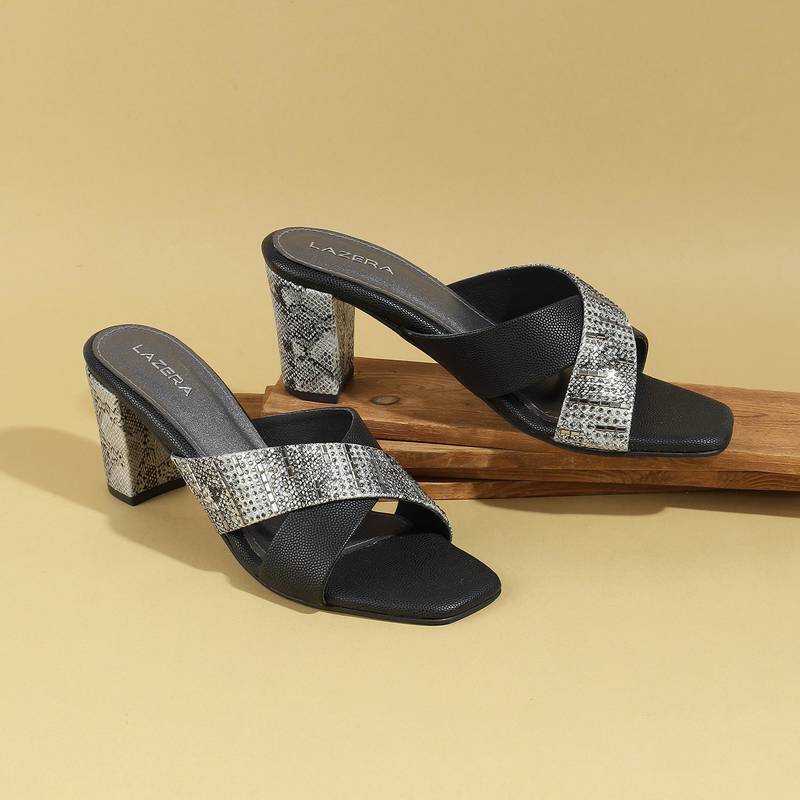 Black cross-strap block heel sandals with embellished detailing (1593)