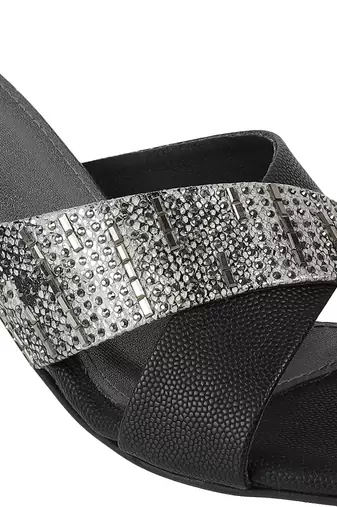 Black cross-strap block heel sandals with embellished detailing (1593)