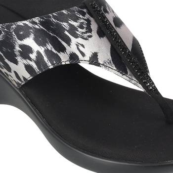 Lazera women   s animal print wedge thong sandals (1612) 4