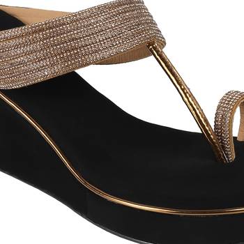 Antique gold embellished wedge sandals with toe ring design (1614) 4