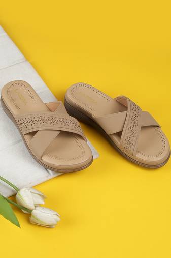 Lazera women’s comfort cross strap slip-on sandals (1617)