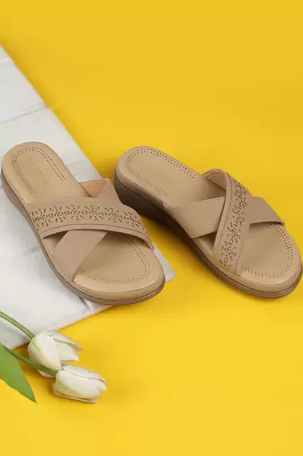 Lazera women’s comfort cross strap slip-on sandals (1617)