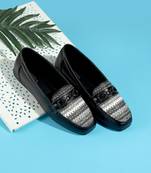 Lazera women’s loafers with woven detail & metal accent (1622)