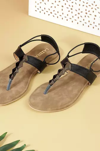 Indo-western toe-ring slip-on sandals for women