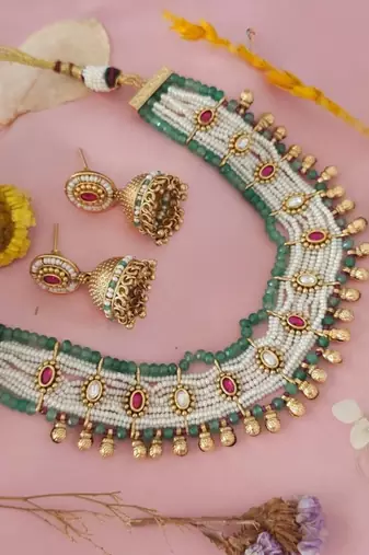 Traditional handcrafted gold-plated pearl & green beaded choker Necklace :: set with jhumka earrings